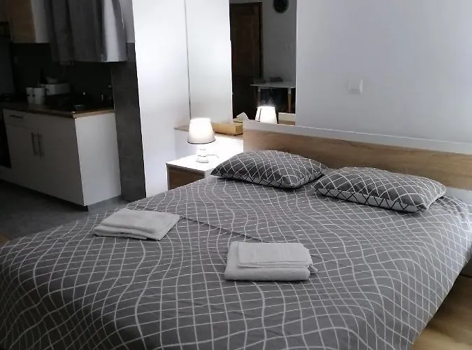 Natural Oak By Emmelia Group *